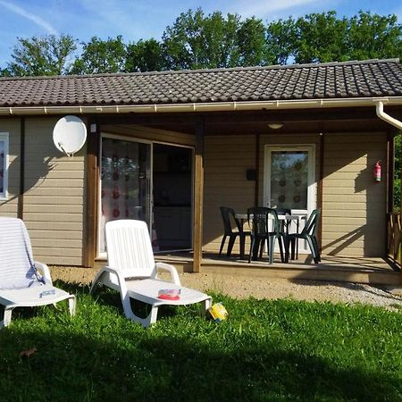 Отель Complexe Touristique La Montagne Limousine Chamberet Экстерьер фото